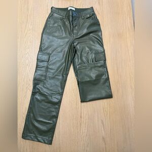Abercrombie & Fitch 90’s Relaxed High Rise Vegan Leather Cargo Pants